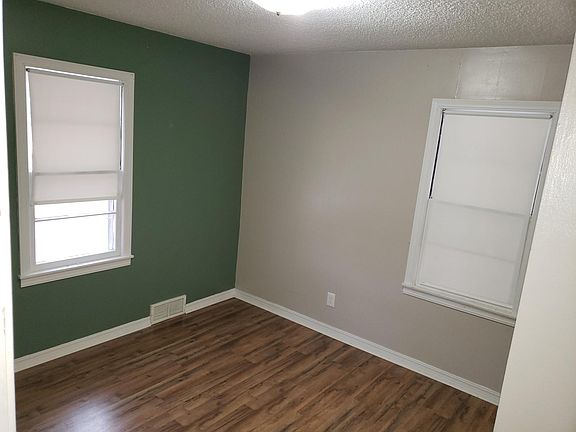 4th image of 2901 S Millwood Ave