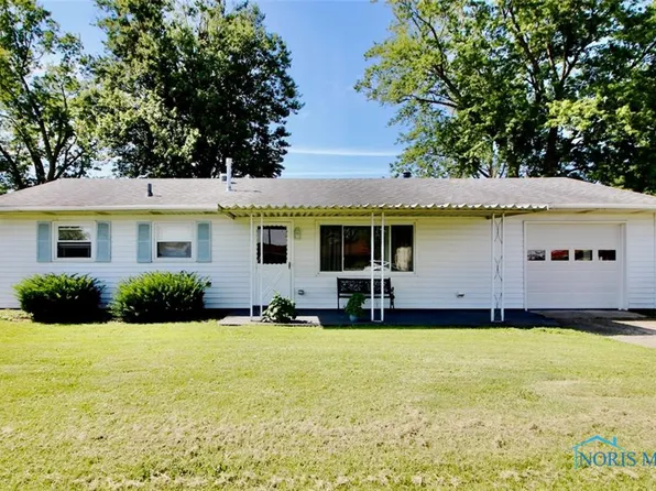 2023 Christina Dr, Fremont, OH 43420