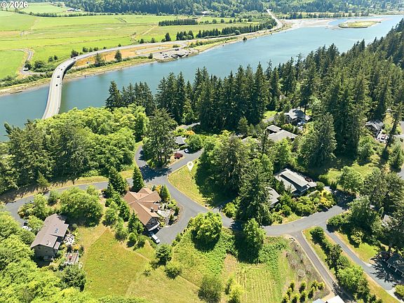 2nd image of Nehalem Point Dr