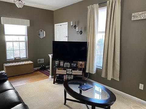 2nd image of 12 Farrington St