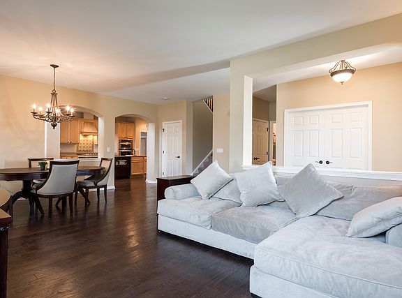 5th image of 2674 Camberley Cir