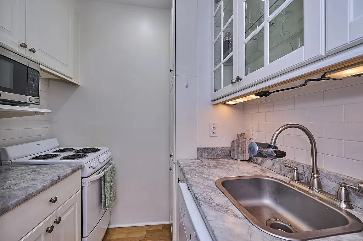 499 Beacon St — Photo 2