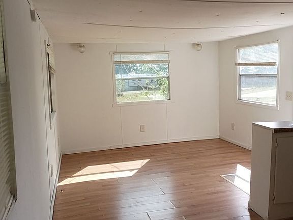 3rd image of 107 Hibiscus Pkwy W #11073935
