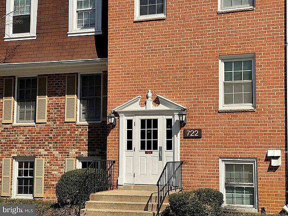 2nd image of 722 Quince Orchard Blvd #P-1