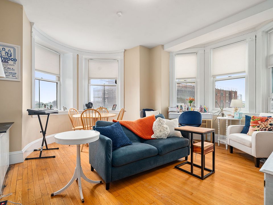 1st image of 8 Garrison St APT 606