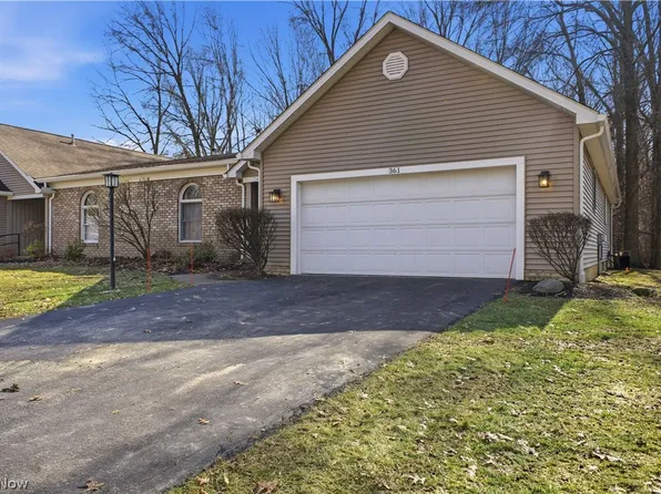 361 Hilltop Blvd, Canfield, OH 44406