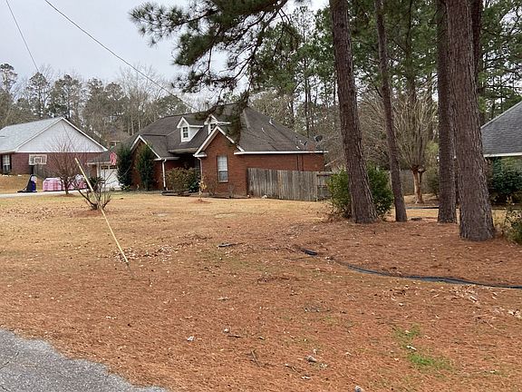 2nd image of 124 Pine Ln