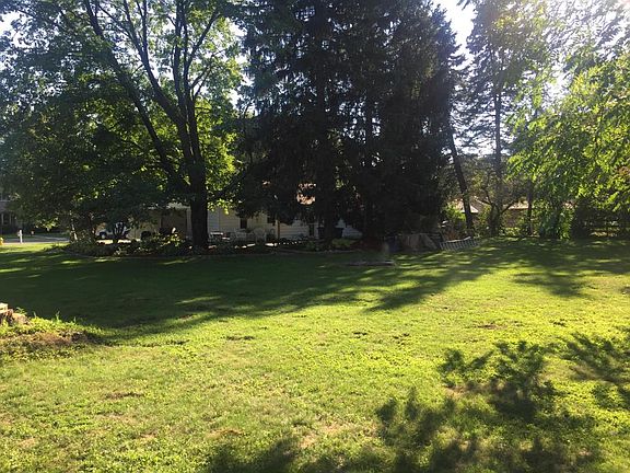 5th image of N64W23850 Ivy Ave