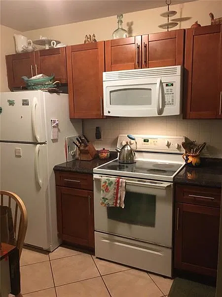 3 bed, 1144 sqft, $2,500 — Photo 4