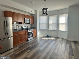 2035 W Toronto St, Philadelphia, PA