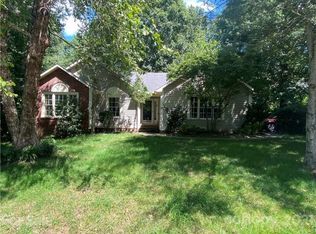 7 Strathmore Dr, Arden, NC 28704