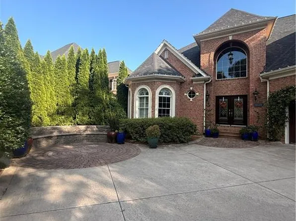 805 Northern Shores Ln, Greensboro, NC 27455