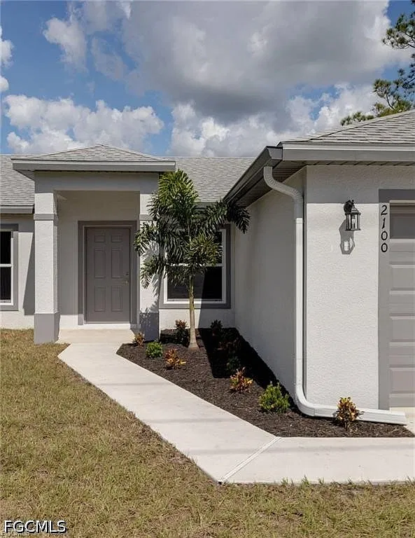 4 bed, 2.0 bath, 1571 sqft, $2,000 — Photo 2