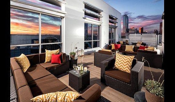 3rd image of 1422 S Figueroa St #518