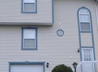 406 Suncrest Dr, Cranberry Township, PA 16066
