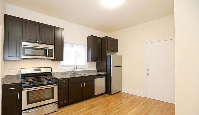 1st image of 1029 W Wellington Ave