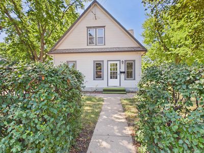 702 E 2nd St, Minden, NE, 68959