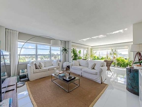 3rd image of 340 Sunset Dr APT 510