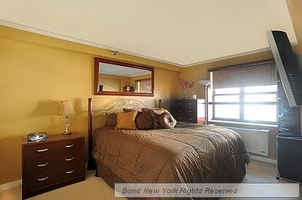 Sold by Bond New York | media 3