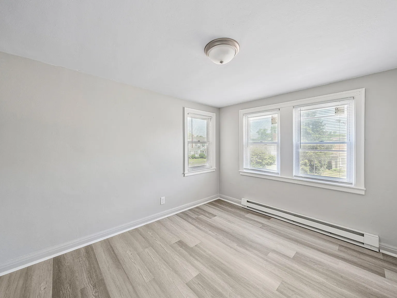 3306 Mishawaka Ave — Photo 3