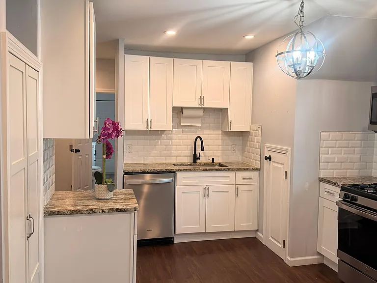 70 Benham Ave #2 — Photo 7