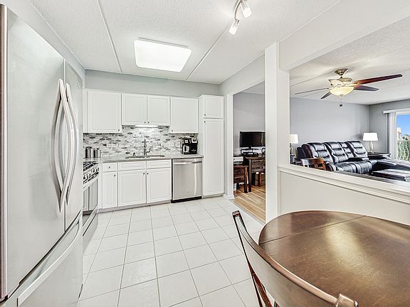 4th image of 7081 W Touhy Ave APT 510
