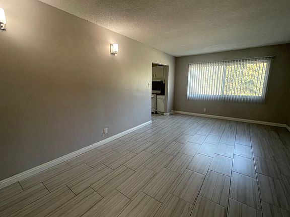 5th image of 829 S Taylor Ave