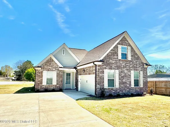 4702 Bayou Dr, Olive Branch, MS 38654