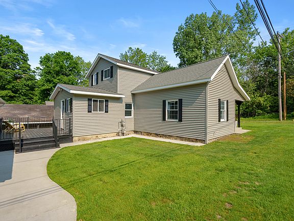 Side view and back deck