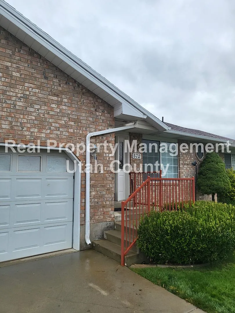 Large Spanish Fork Home — Photo 3