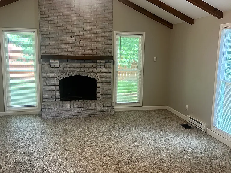 56 Winston Dr — Photo 6