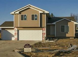520 3rd St SE, Bondurant, IA 50035