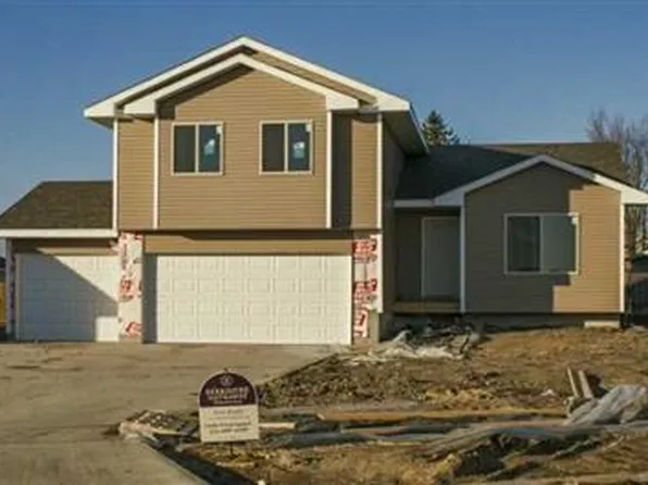 520 3rd St SE, Bondurant, IA 50035