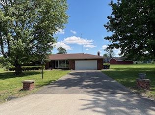 1622 Sunset Dr, Carmi, IL 62821