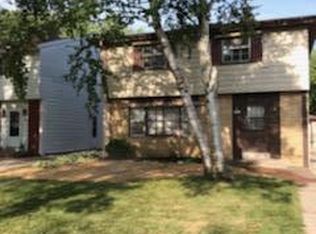 2234 N 115th St, Wauwatosa, WI 53226