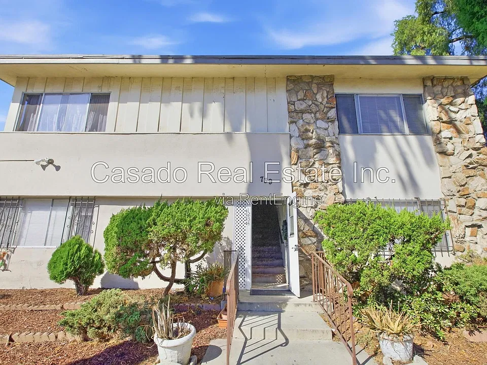 739 Chestnut Ave #2