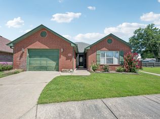 315 Savannah Park, Pryor, OK 74361