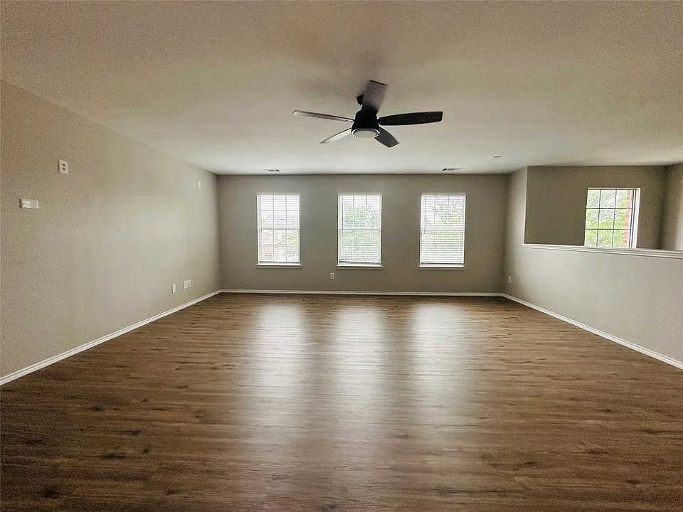 4 bed, 3260 sqft, $2,650 — Photo 4