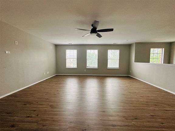 4th image of 7233 Lindentree Ln
