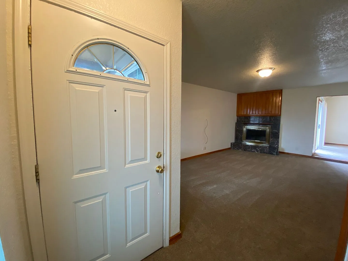 Get $200 Off Your 1st Month's Rent if Moved in by June 1st! — Photo 3
