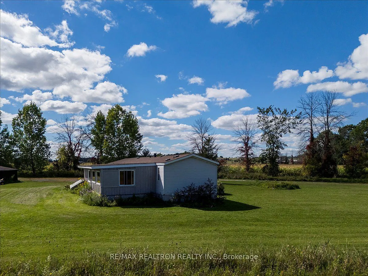 3 bed, $2,400 — Photo 4