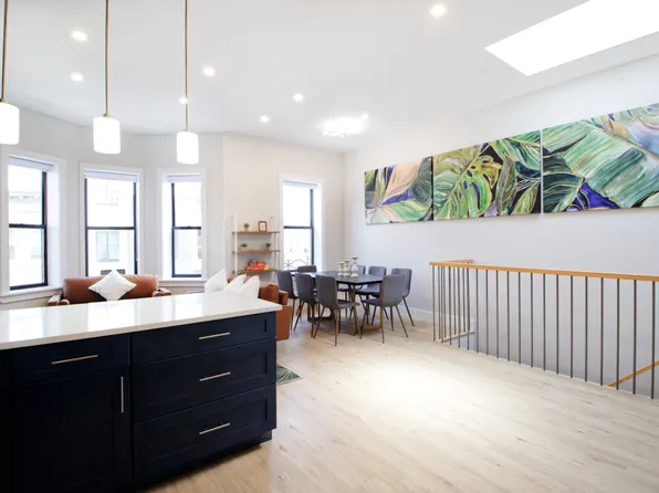 1444 Lincoln Place image 8 of 19