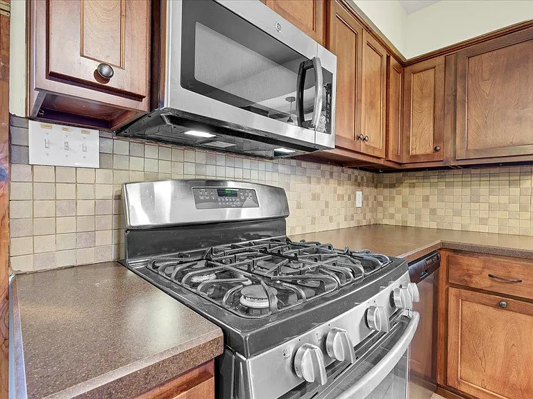 2608 Meadow Dr — Photo 25