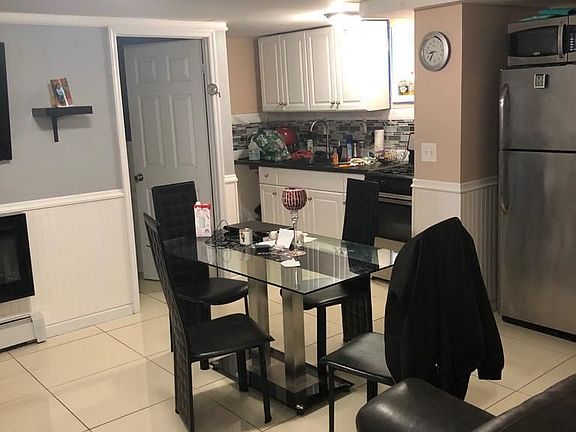2nd image of 11831 Lakeview Blvd