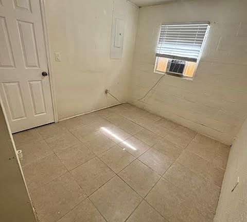 5th image of 2640 Saint Charles St #2642