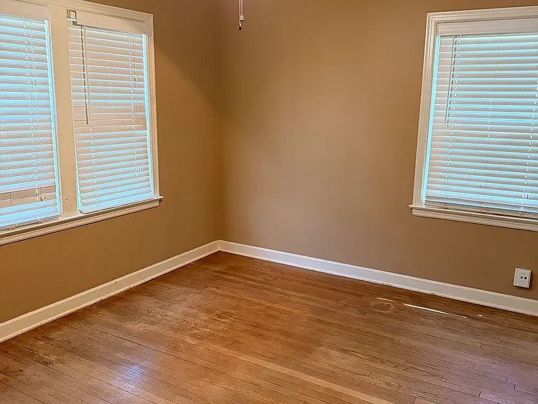 5253 N Spruce Ave — Photo 11