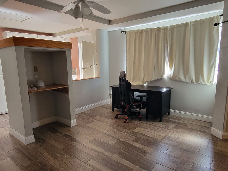 1st image of 3878 Cas Dr #1