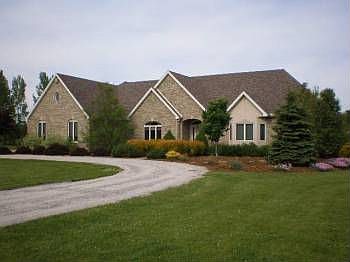 1st image of 209 Manor Ct