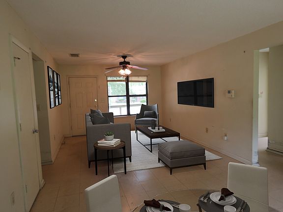 3rd image of 170 Harleywood Dr