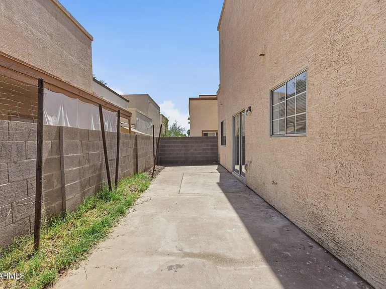 1026 W Libra Dr — Photo 32